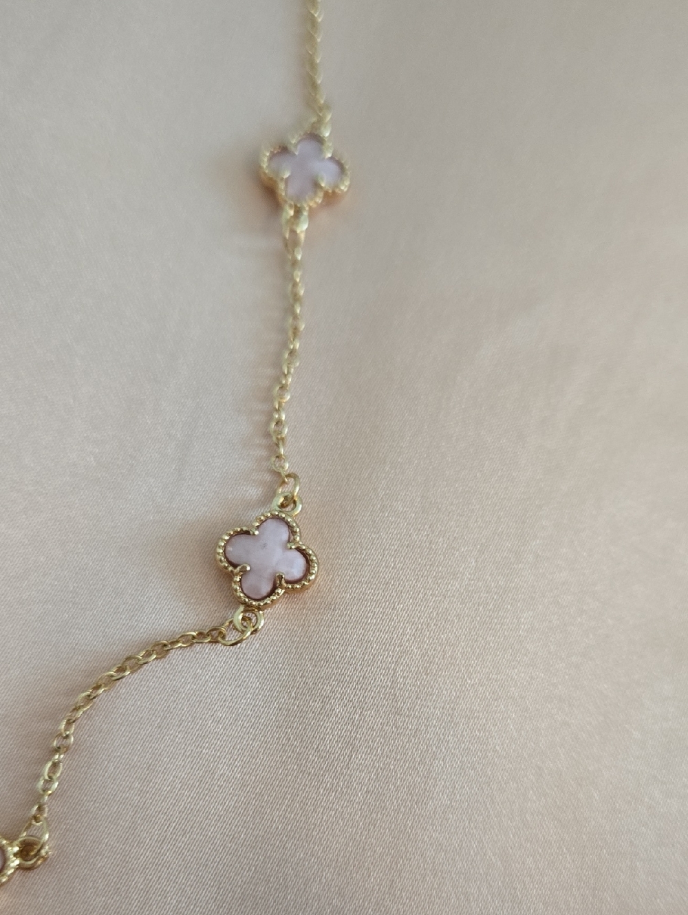 Altar'd State Pink Clover Necklace SOLDOUT - Picture 2 of 2